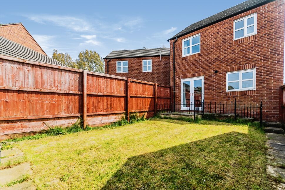 3 bedroom Semi Detached House for sale, Snowdonia Way, Hyde, SK14 £