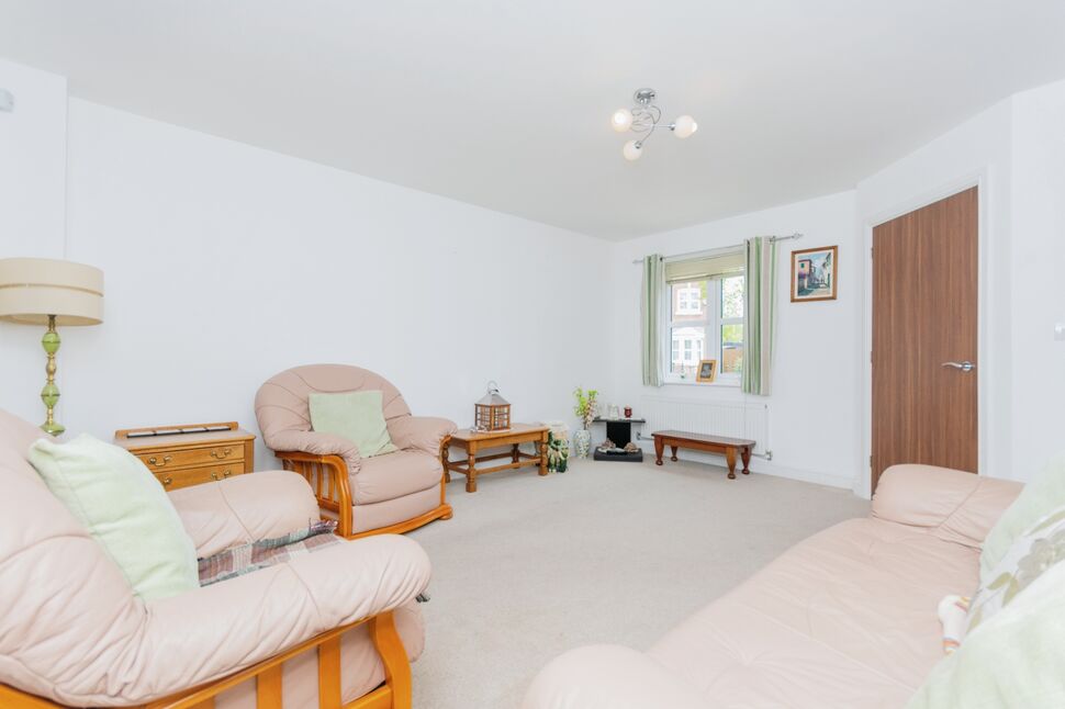 3 bedroom Semi Detached House for sale, Snowdonia Way, Hyde, SK14 £