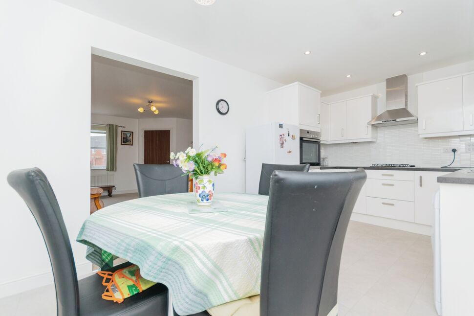 3 bedroom Semi Detached House for sale, Snowdonia Way, Hyde, SK14 £