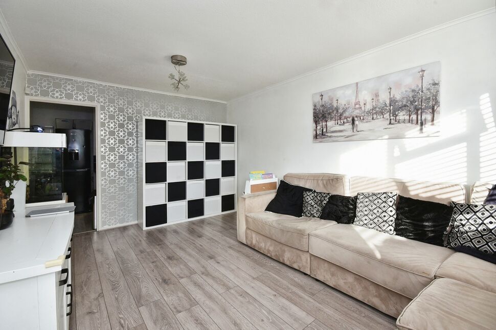 2 bedroom Semi Detached House for sale, Ravenwood Drive, Audenshaw, M34