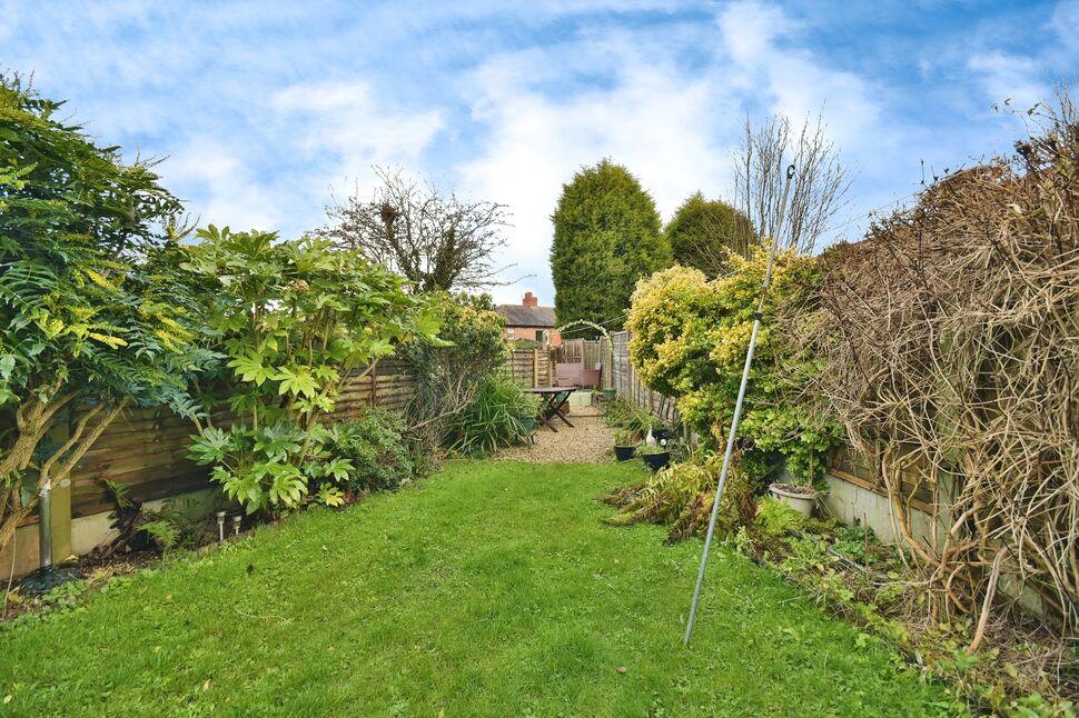 3 bedroom Semi Detached House for sale, Avenue, Hyde, SK14 £