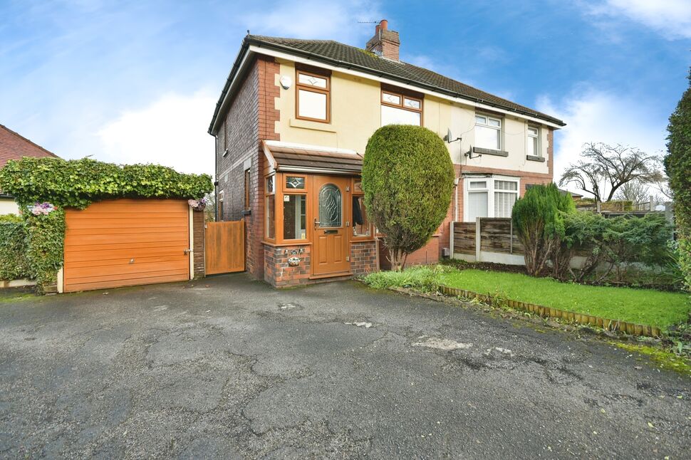 3 bedroom Semi Detached House for sale, Avenue, Hyde, SK14 £