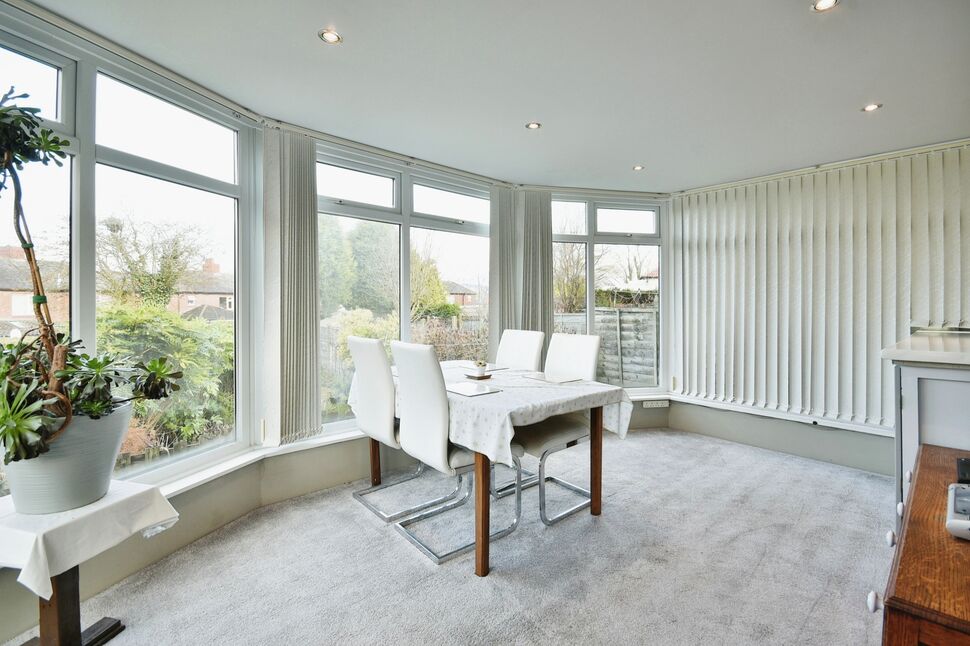 3 bedroom Semi Detached House for sale, Avenue, Hyde, SK14 £