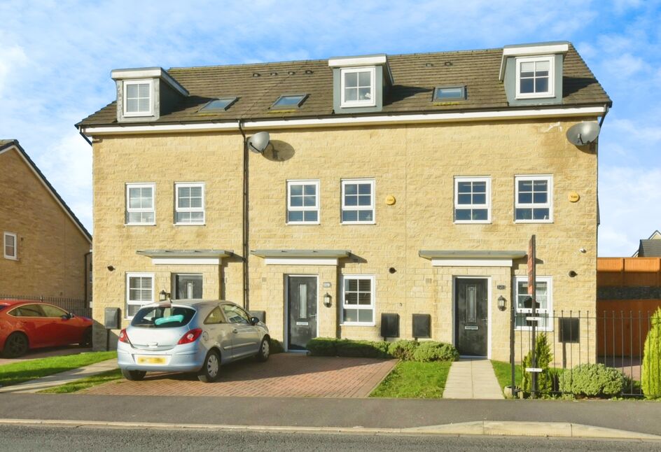 3 bedroom Mid Terrace House for sale, Fields Farm Road, Hyde, SK14 £260,000