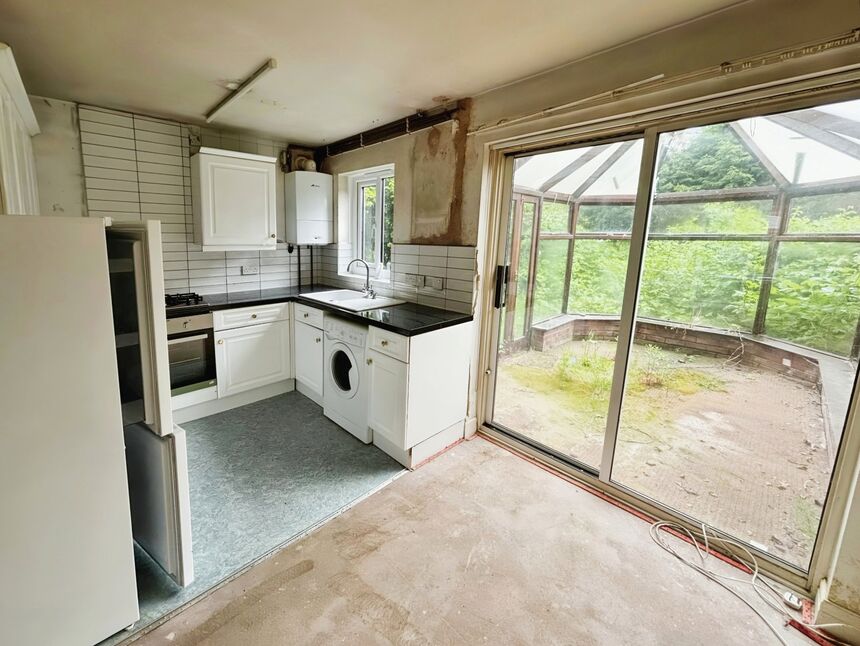 2 bedroom Semi Detached House for sale, Durham Close, Dukinfield, SK16 £150,000