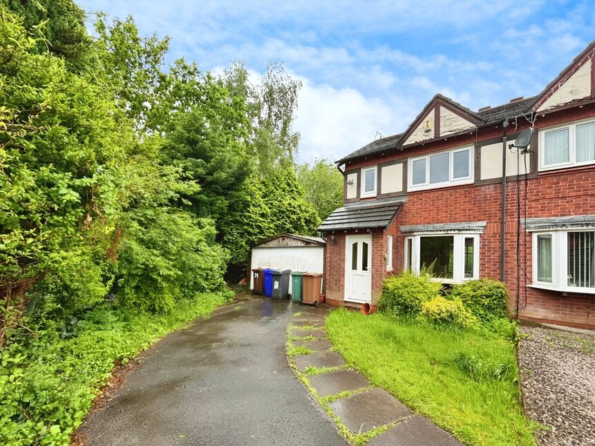 2 bedroom Semi Detached House for sale, Durham Close, Dukinfield, SK16 £150,000
