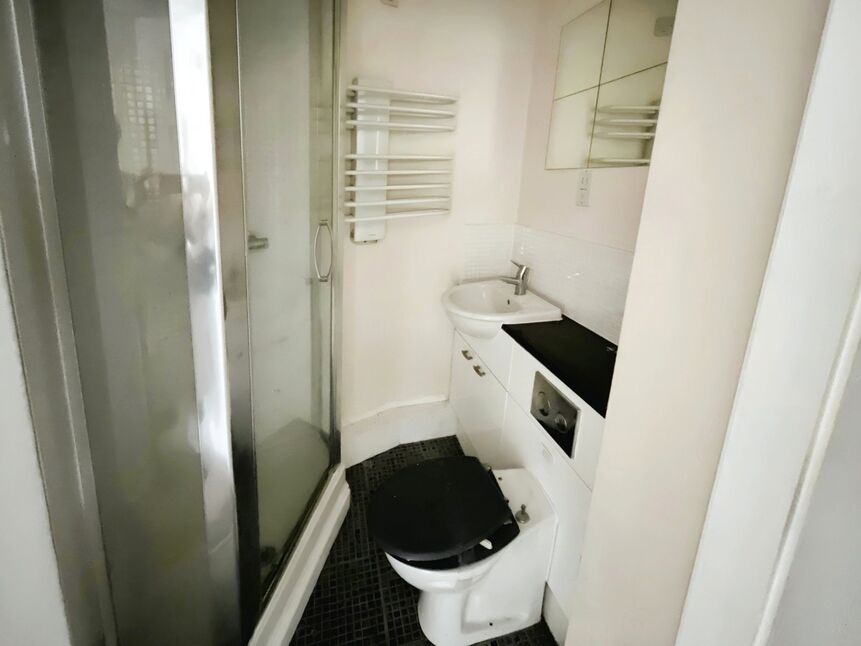 En-Suite Shower