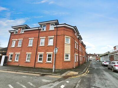 Reynold Street, 2 bedroom  Flat for sale, £90,000