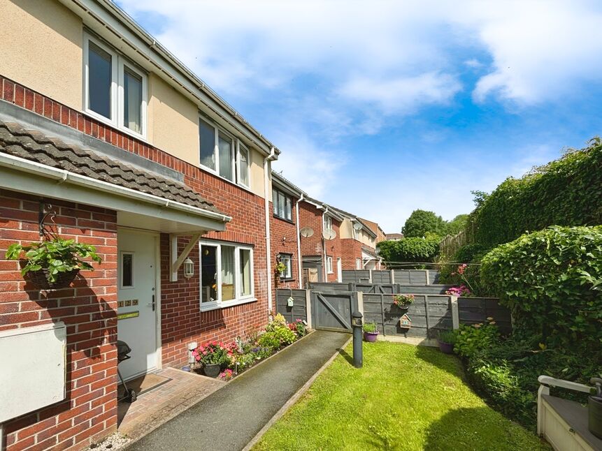 Main image of 2 bedroom  House for sale, Carrfield, Hyde, Greater Manchester, SK14