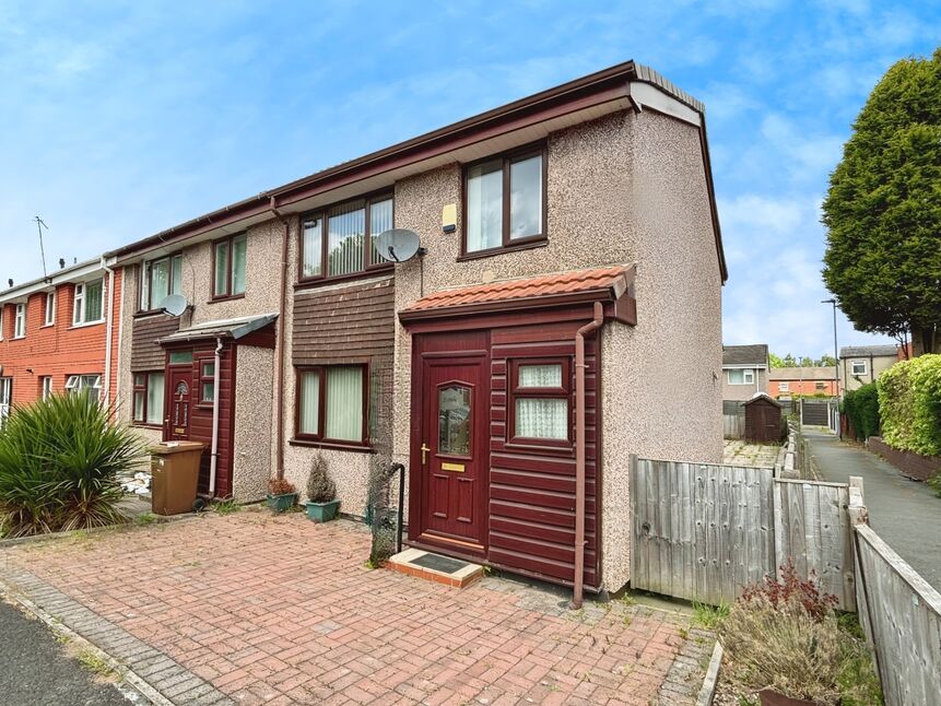3 bedroom Mid Terrace House for sale