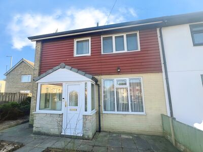 2 bedroom Semi Detached House to rent