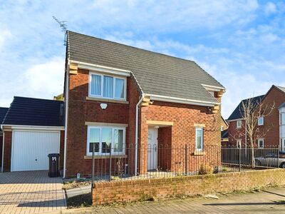 Hare Hill Road, 4 bedroom Detached House for sale, £350,000
