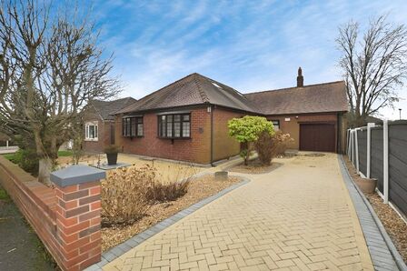 Wynne Grove, 4 bedroom  Bungalow to rent, £1,650 pcm