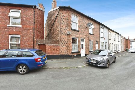 2 bedroom End Terrace House for sale