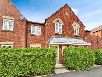 3 bedroom Mid Terrace House for sale