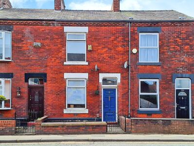 Stockport Road, 2 bedroom Mid Terrace House for sale, £165,000