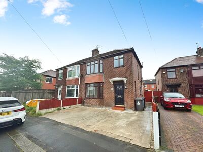 Rosehay Avenue, 3 bedroom Semi Detached House to rent, £1,300 pcm