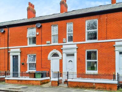 3 bedroom Mid Terrace House to rent