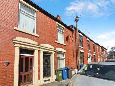 2 bedroom Mid Terrace House for sale