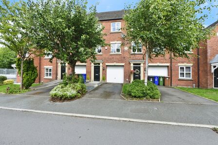 3 bedroom Mid Terrace House for sale