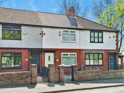 2 bedroom Mid Terrace House for sale