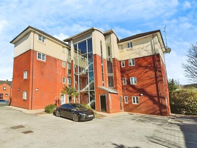 Ridling Lane, 2 bedroom  Flat for sale, £115,000