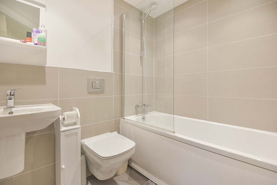 En-Suite Bathroom
