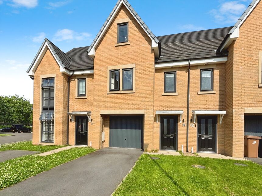 3 bedroom Mid Terrace House for sale