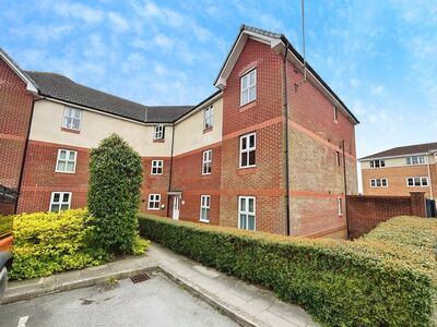 The Links, 2 bedroom  Flat for sale, £130,000