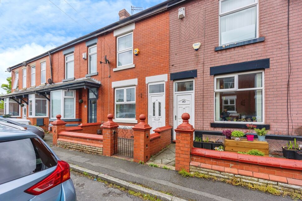 2 bedroom Mid Terrace House for sale