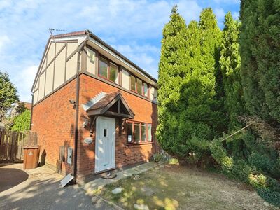 Queenhill Drive, 3 bedroom Semi Detached House for sale, £250,000