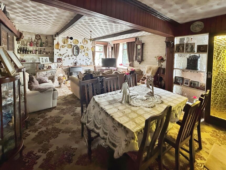 Lounge / Dining Room
