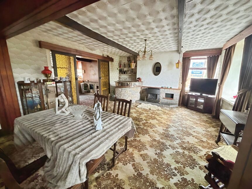 Lounge / Dining Room