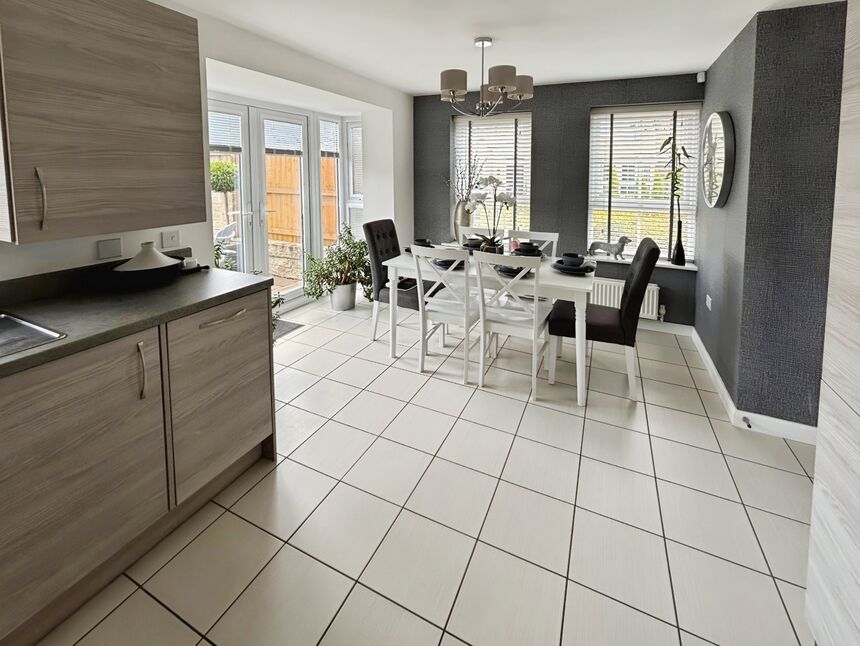 Kitchen / Dining Room