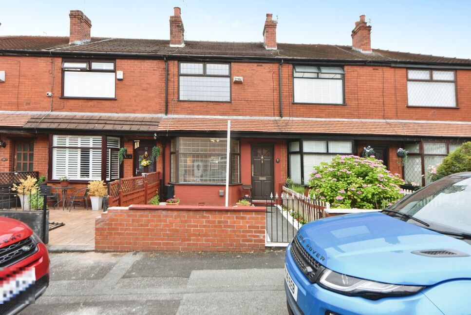 2 bedroom Mid Terrace House for sale