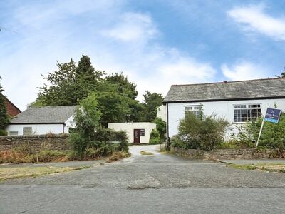 Knott Lane, 2 bedroom Semi Detached Bungalow for sale, &pound;200,000