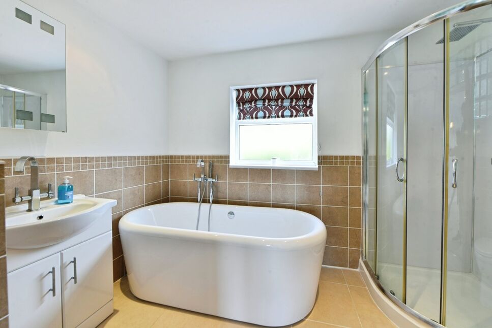 En-Suite Bathroom