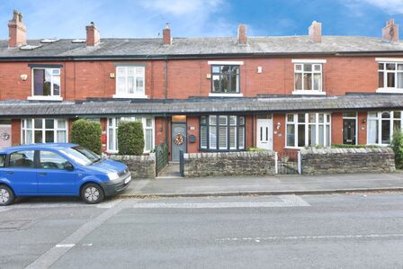 2 bedroom Mid Terrace House for sale