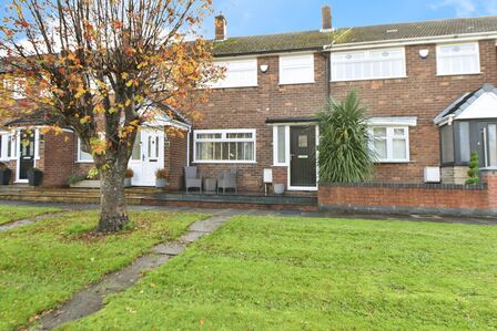 3 bedroom Mid Terrace House for sale