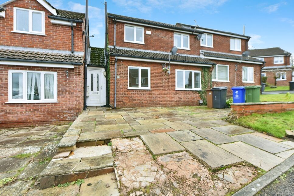 2 bedroom Mid Terrace House for sale