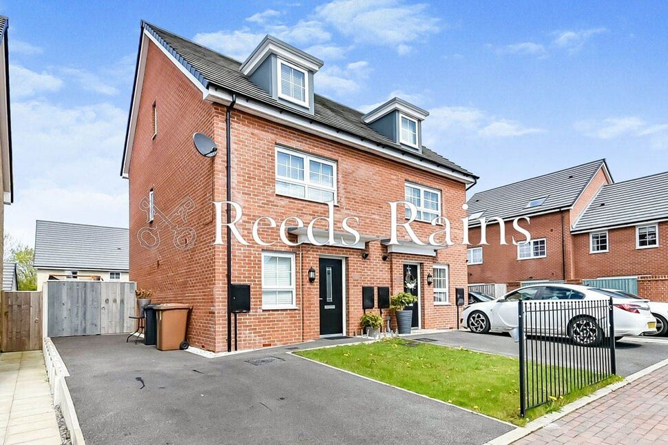 Main image of 4 bedroom Semi Detached House to rent, Middle Field, Hyde, Greater Manchester, SK14
