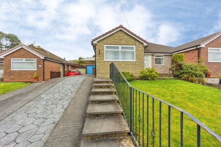 1 bedroom Semi Detached Bungalow for sale
