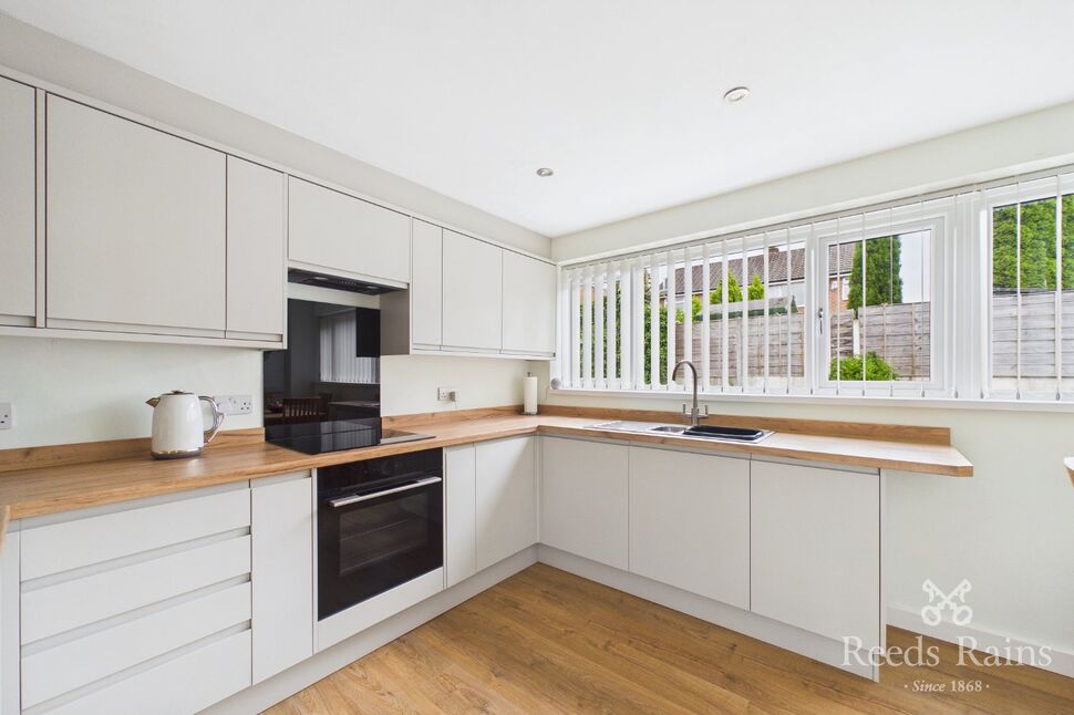 Kitchen / Dining Area