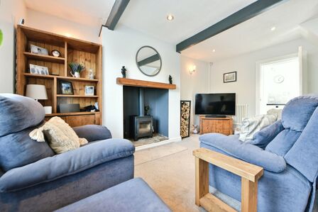 2 bedroom End Terrace House for sale