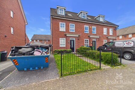 4 bedroom End Terrace House for sale