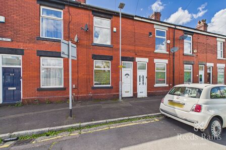 2 bedroom Mid Terrace House for sale