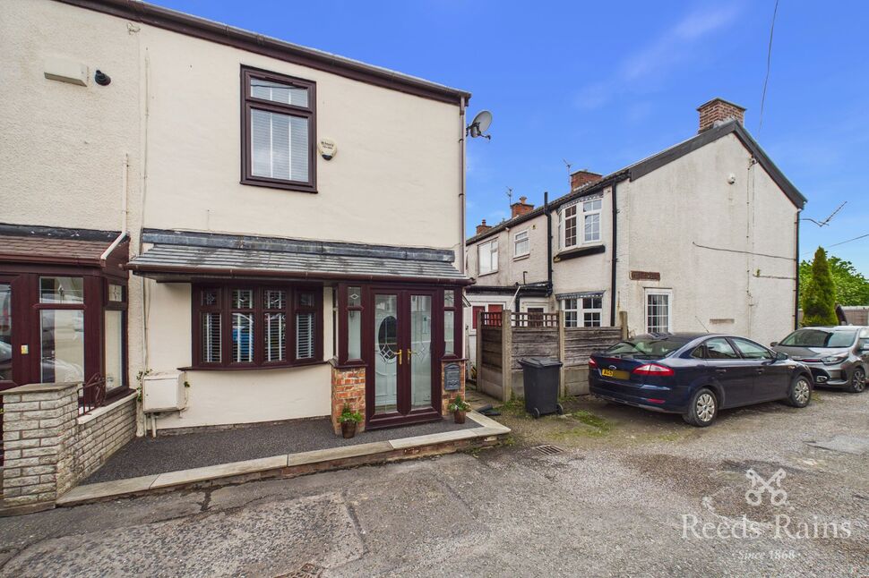 Main image of 2 bedroom End Terrace House for sale, Lumb Lane, Droylsden, Greater Manchester, M43