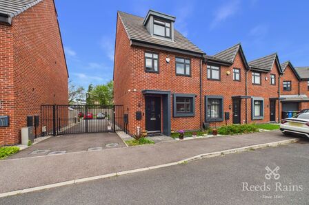 3 bedroom End Terrace House for sale