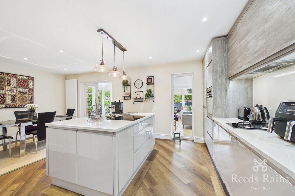 Kitchen / Dining Room