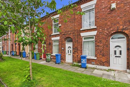 Garden Street, 3 bedroom Mid Terrace House to rent, &pound;1,150 pcm